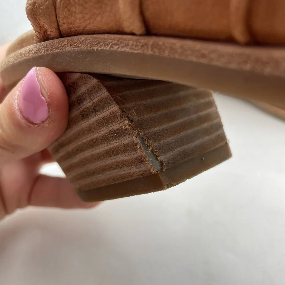 Sofft Women's Tan Leather wedges size 8